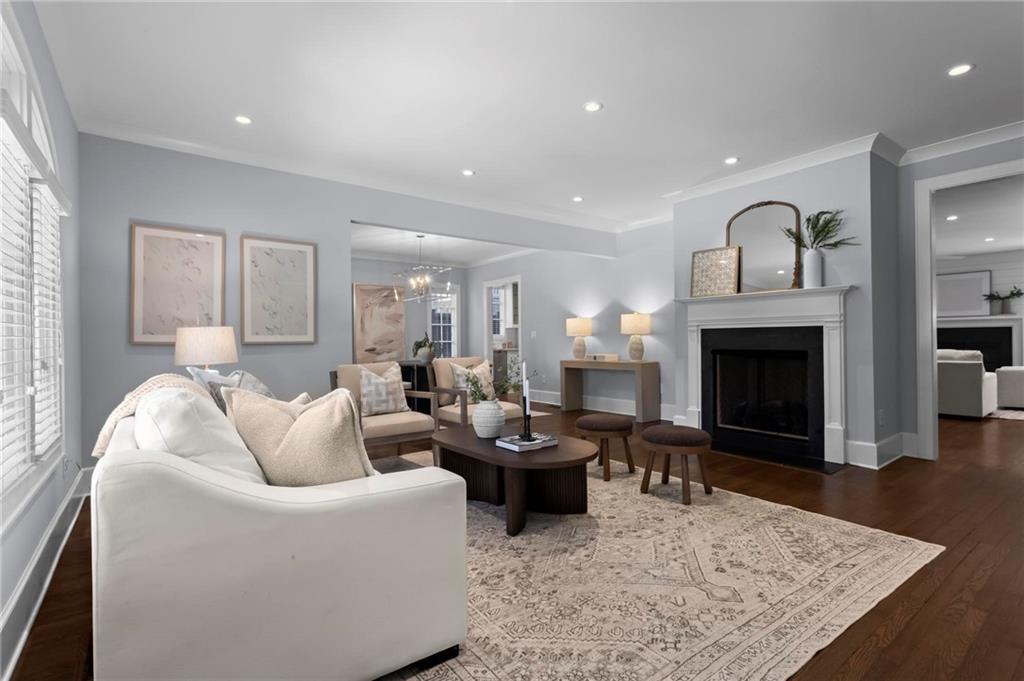 893 E Rock Springs Road NE