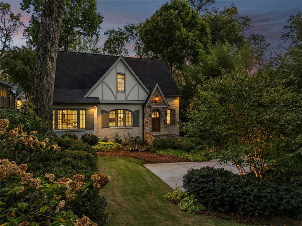 893 E Rock Springs Road NE