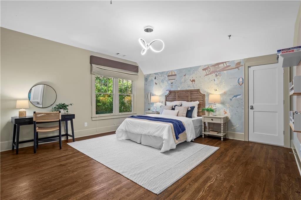 893 E Rock Springs Road NE