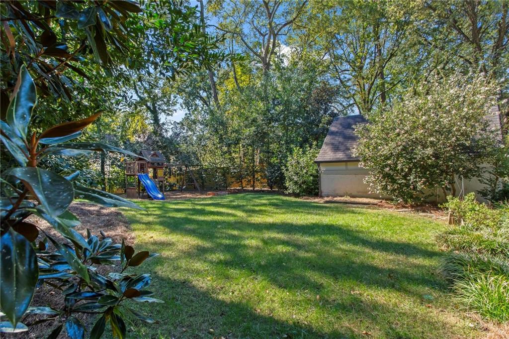 893 E Rock Springs Road NE