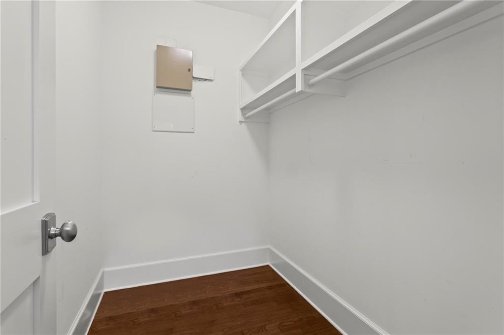 893 E Rock Springs Road NE