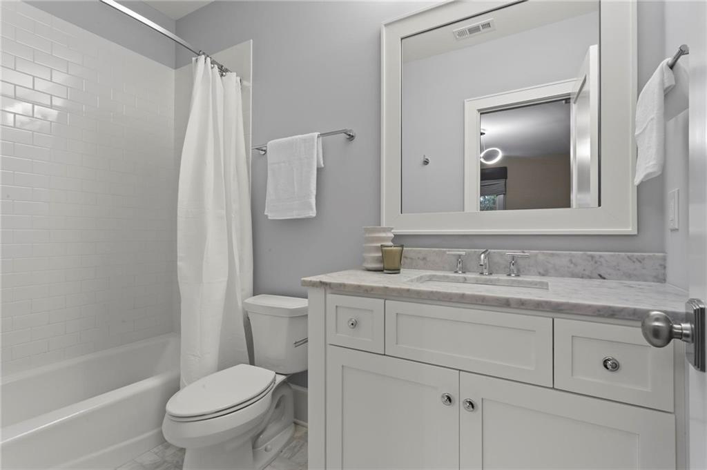 893 E Rock Springs Road NE