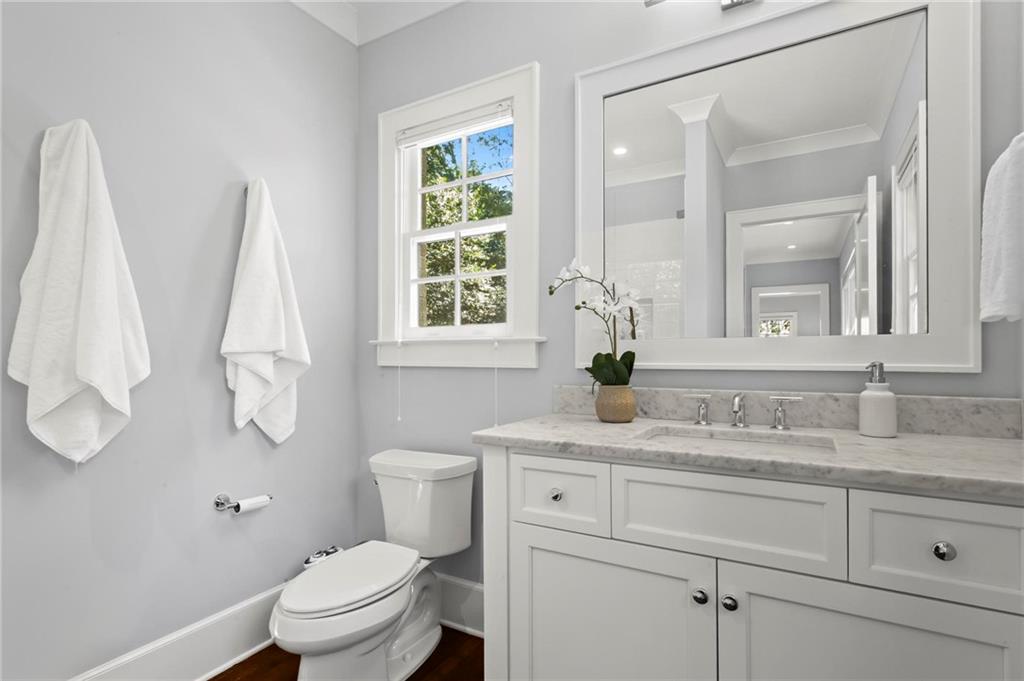 893 E Rock Springs Road NE