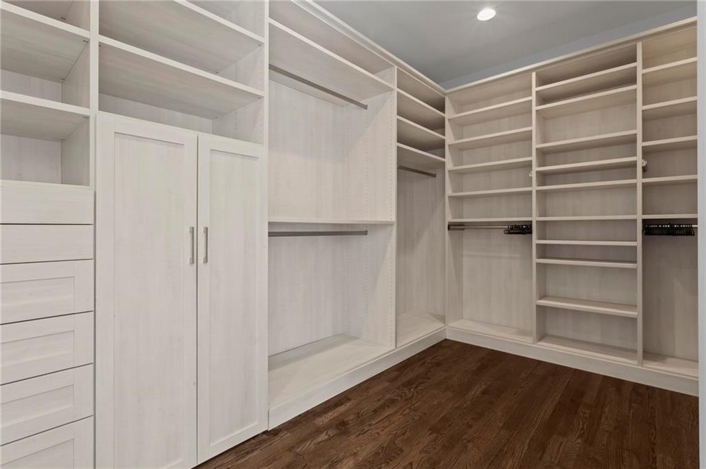 893 E Rock Springs Road NE