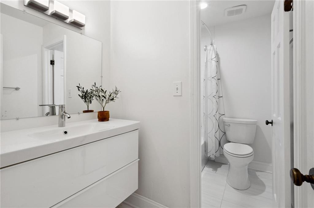 11 Ardmore Square Unit 11