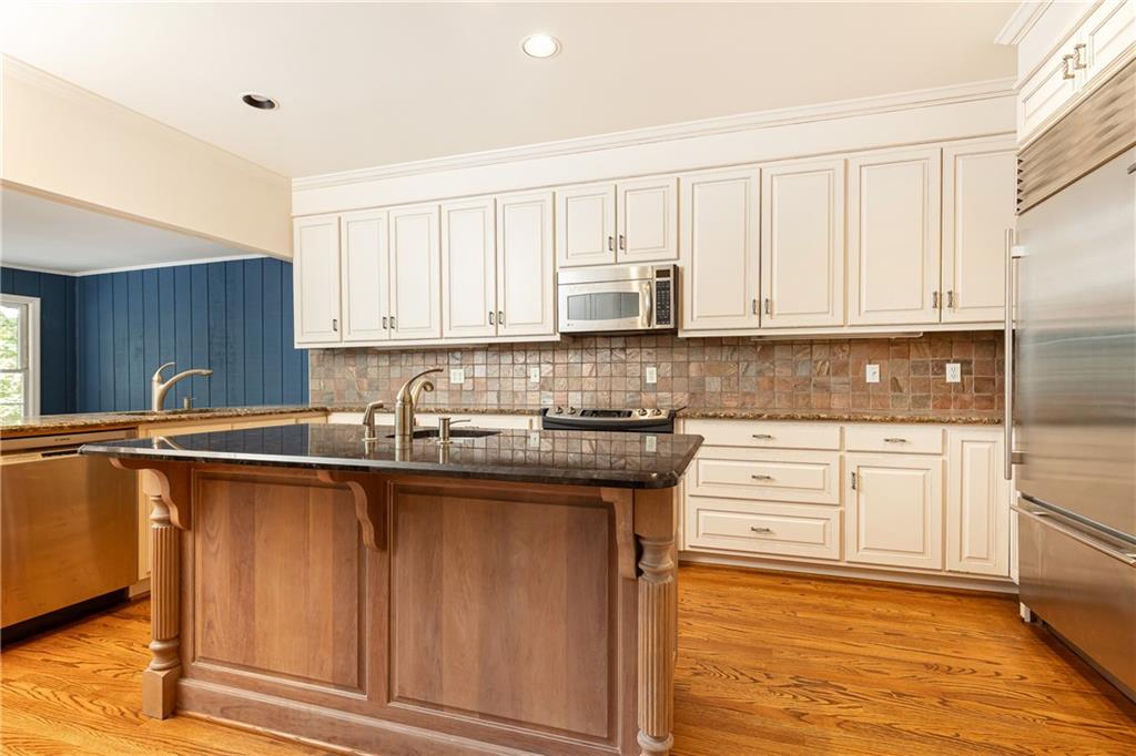 2226 Bohler Road NW