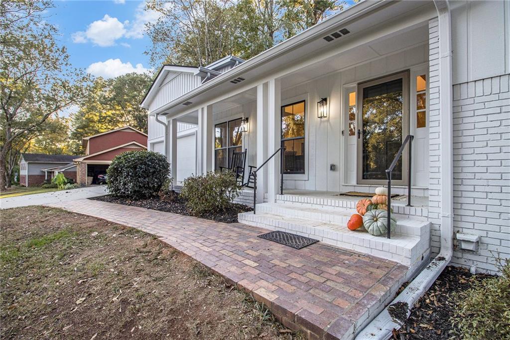 1028 W Nancy Creek Drive NE