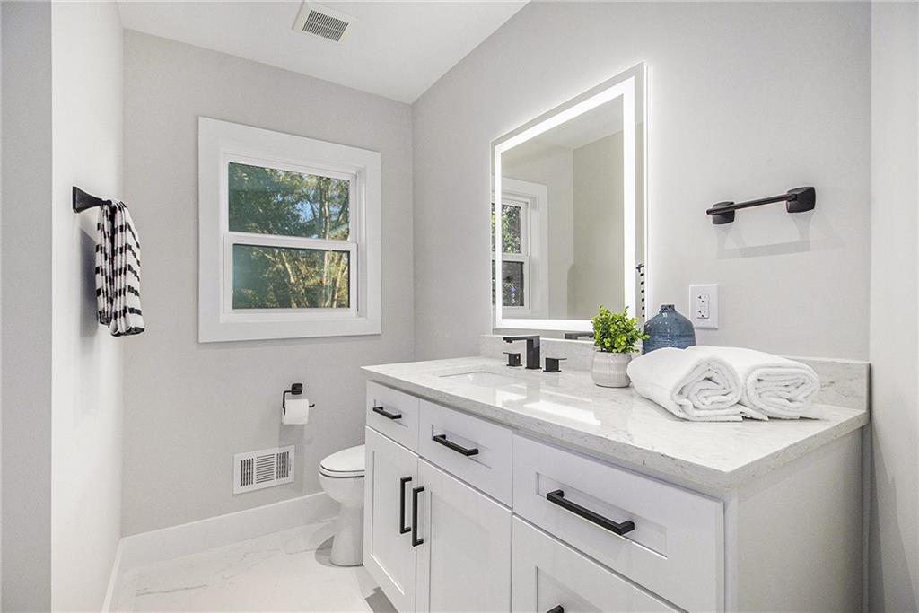 1028 W Nancy Creek Drive NE