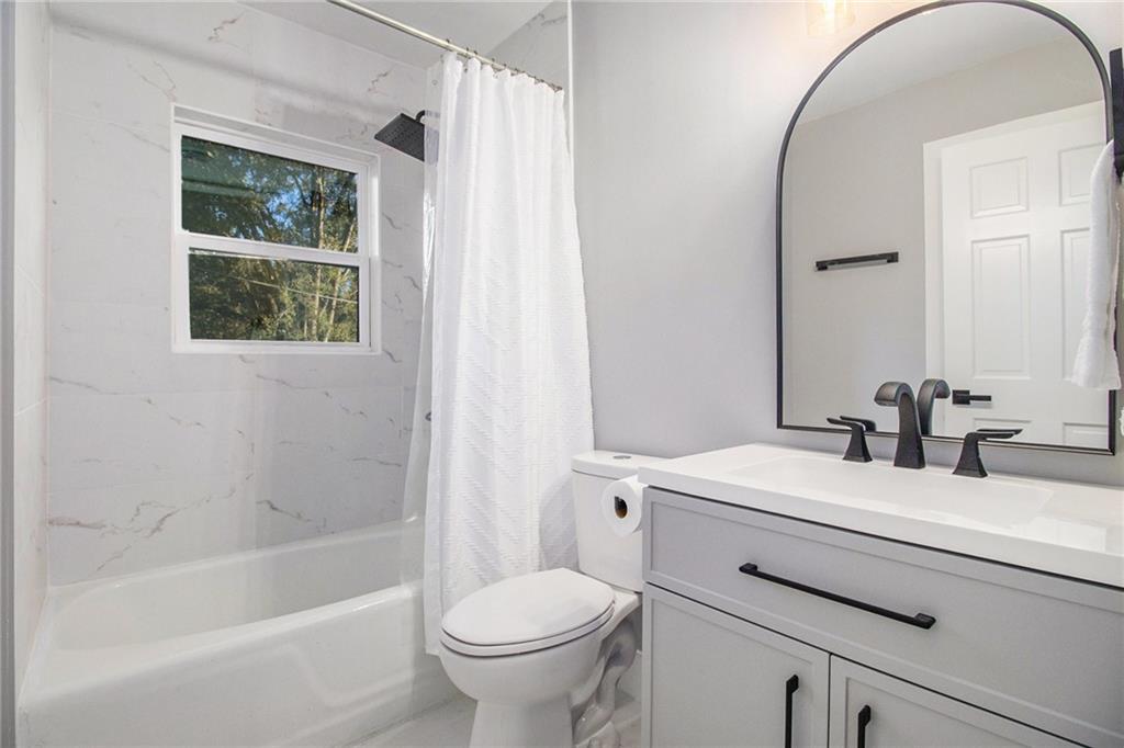 1028 W Nancy Creek Drive NE