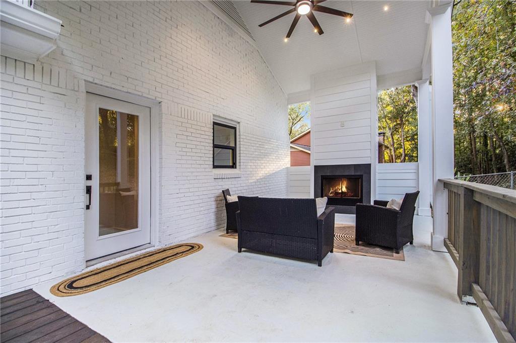 1028 W Nancy Creek Drive NE