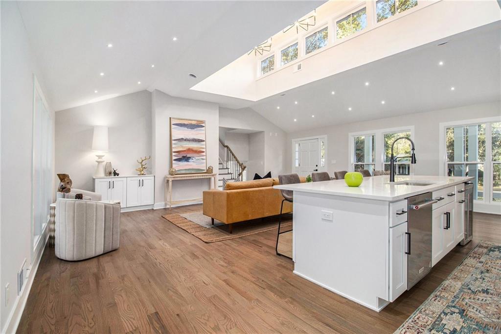 1028 W Nancy Creek Drive NE