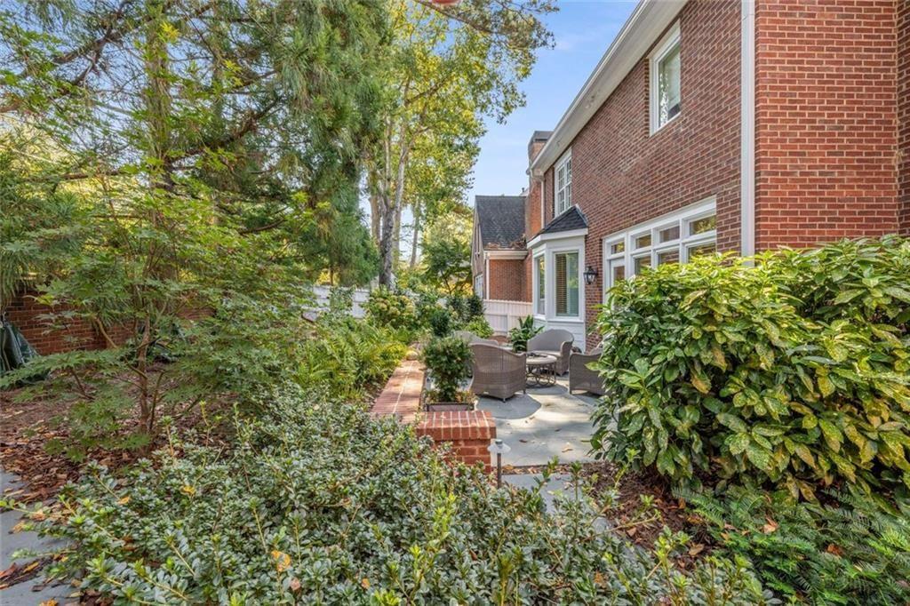 2128 Village Point NE