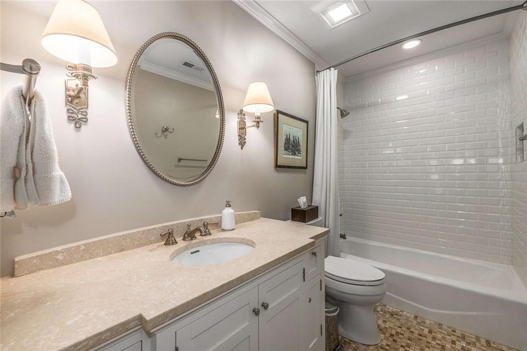 2128 Village Point NE