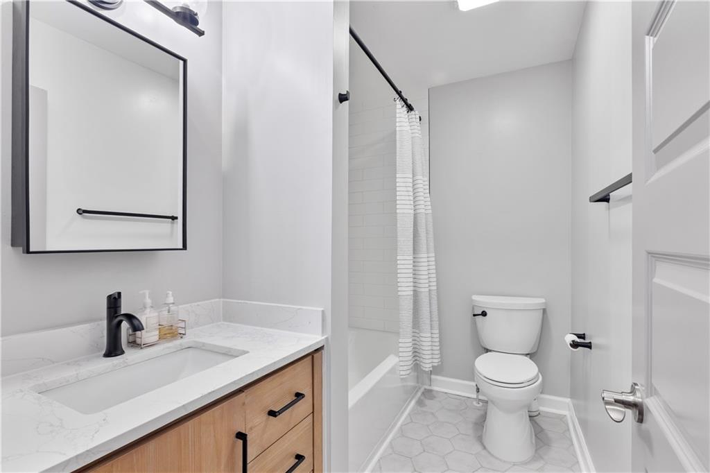 225 Martha Avenue NE