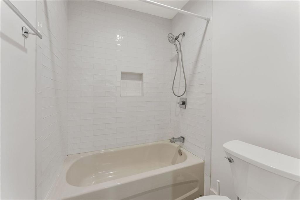 143 Amherst Place NW