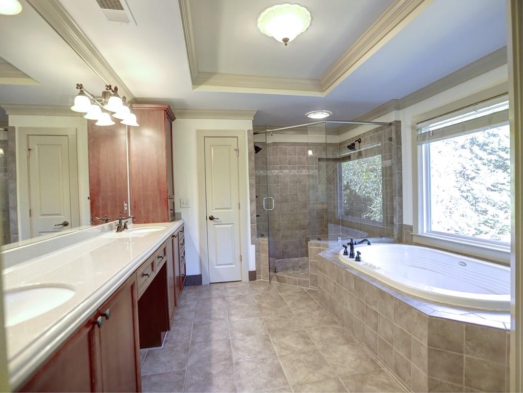 305 Arlington Circle