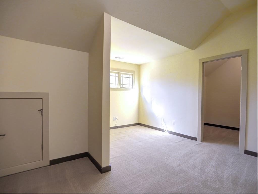 305 Arlington Circle