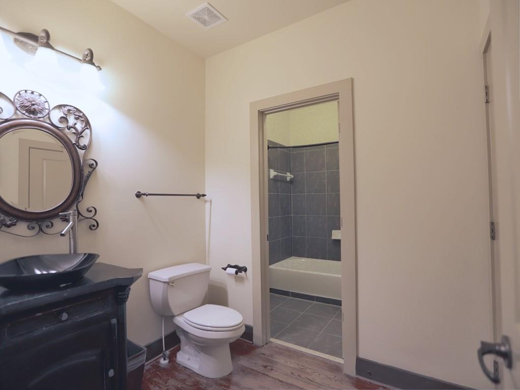 305 Arlington Circle
