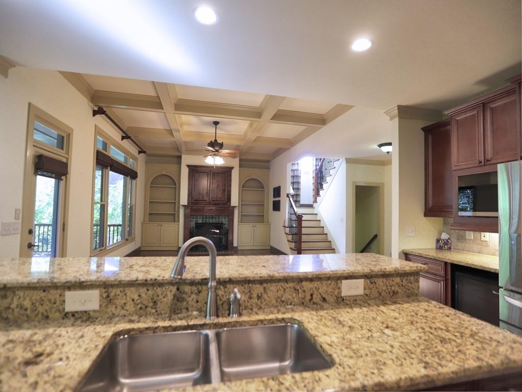 305 Arlington Circle
