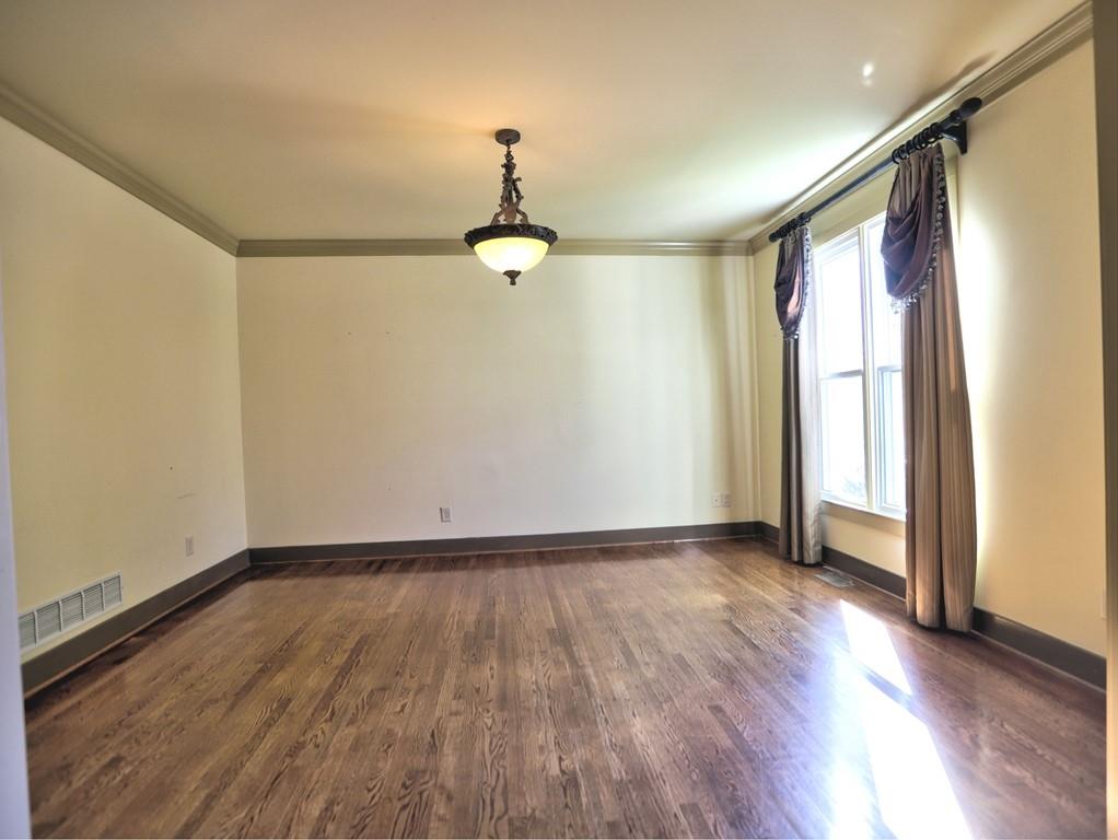 305 Arlington Circle