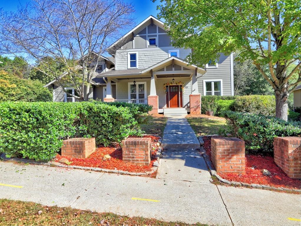 305 Arlington Circle