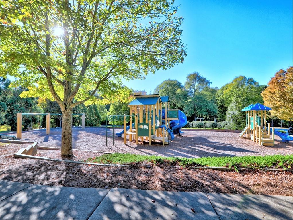 305 Arlington Circle