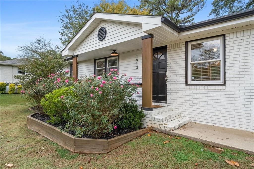 1913 Heathridge Court SE