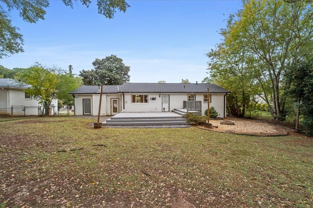 1913 Heathridge Court SE