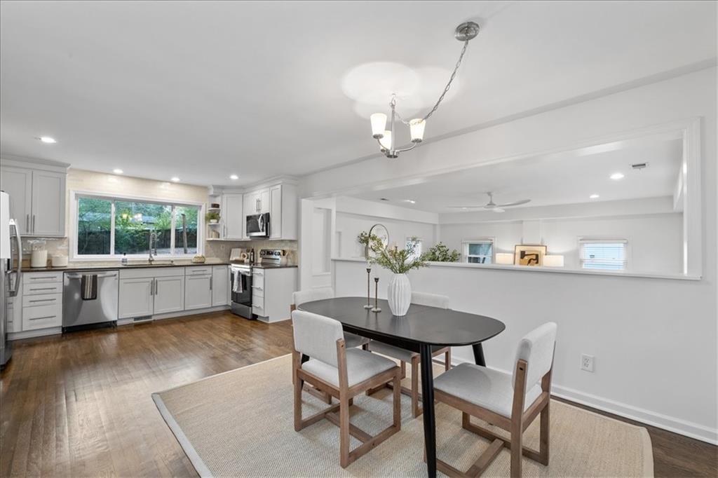 1913 Heathridge Court SE