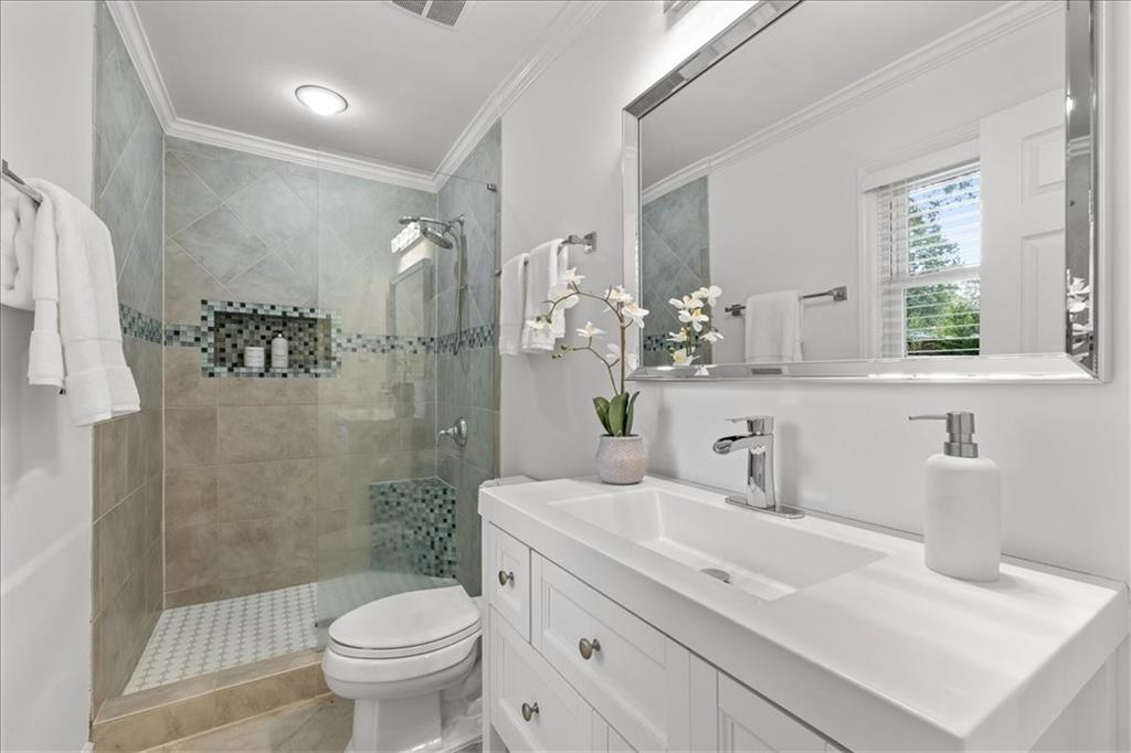 1913 Heathridge Court SE