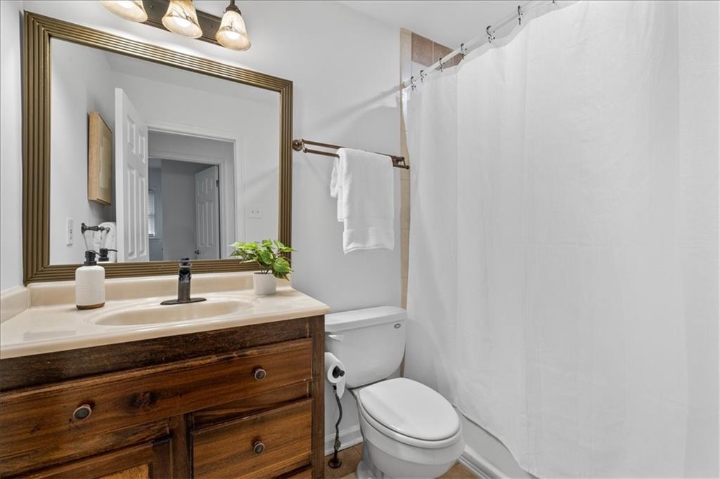 1913 Heathridge Court SE