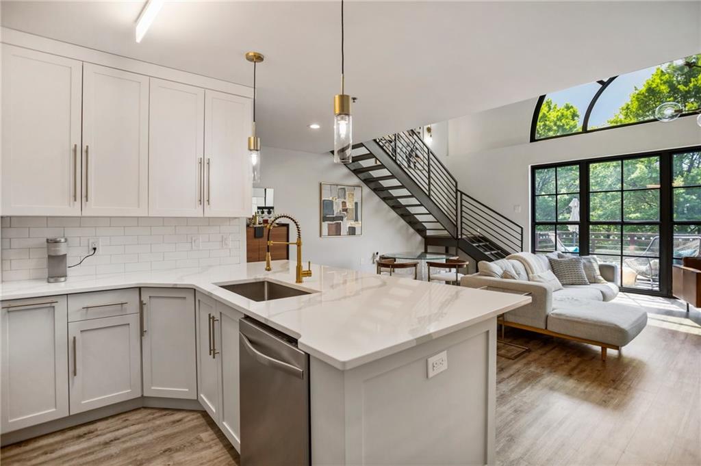 790 North Avenue NE Unit 209