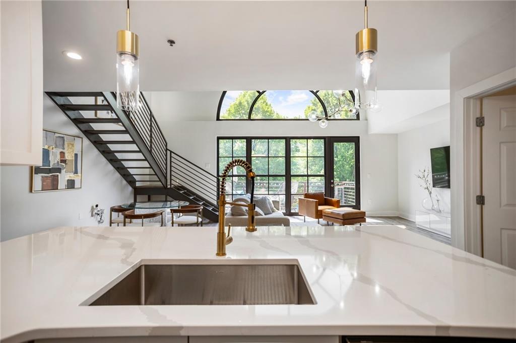 790 North Avenue NE Unit 209