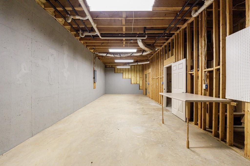 5055 Hickory Hills Drive NE