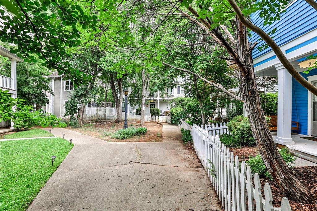 318 Glenwood Avenue SE