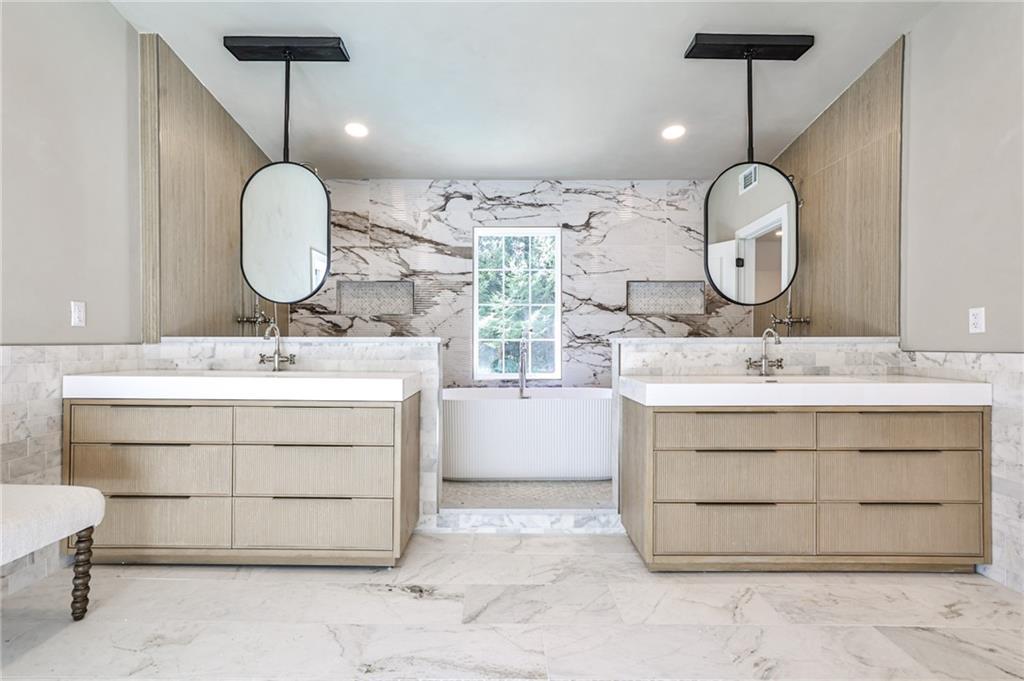 4730 Paran Valley NW