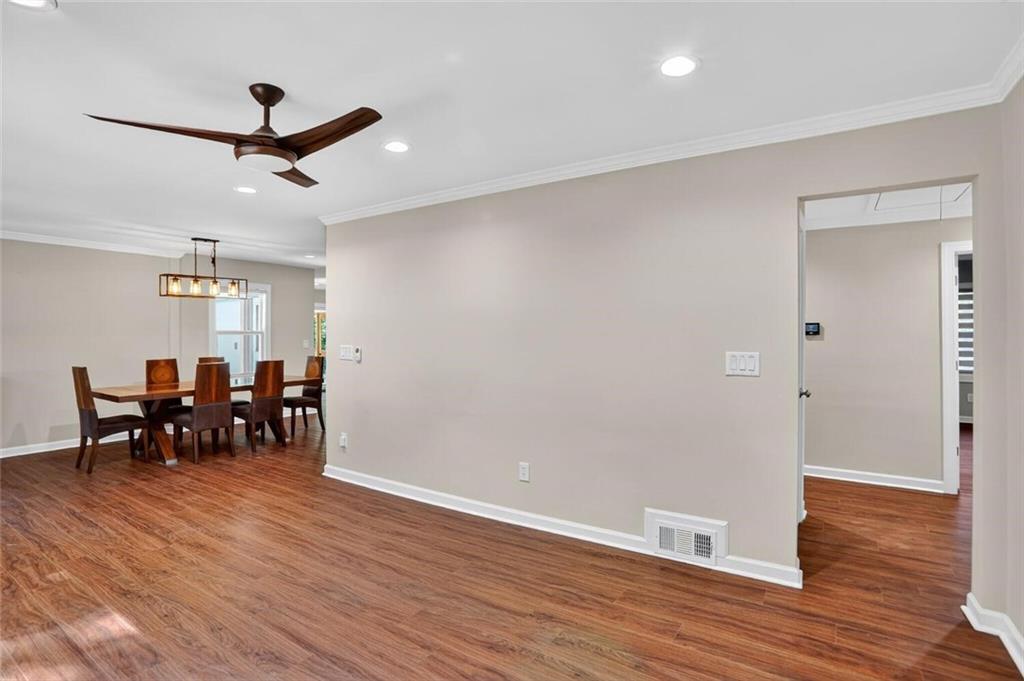 2956 Hollywood Drive