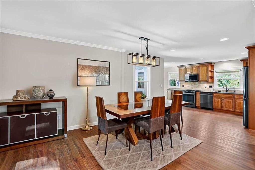 2956 Hollywood Drive