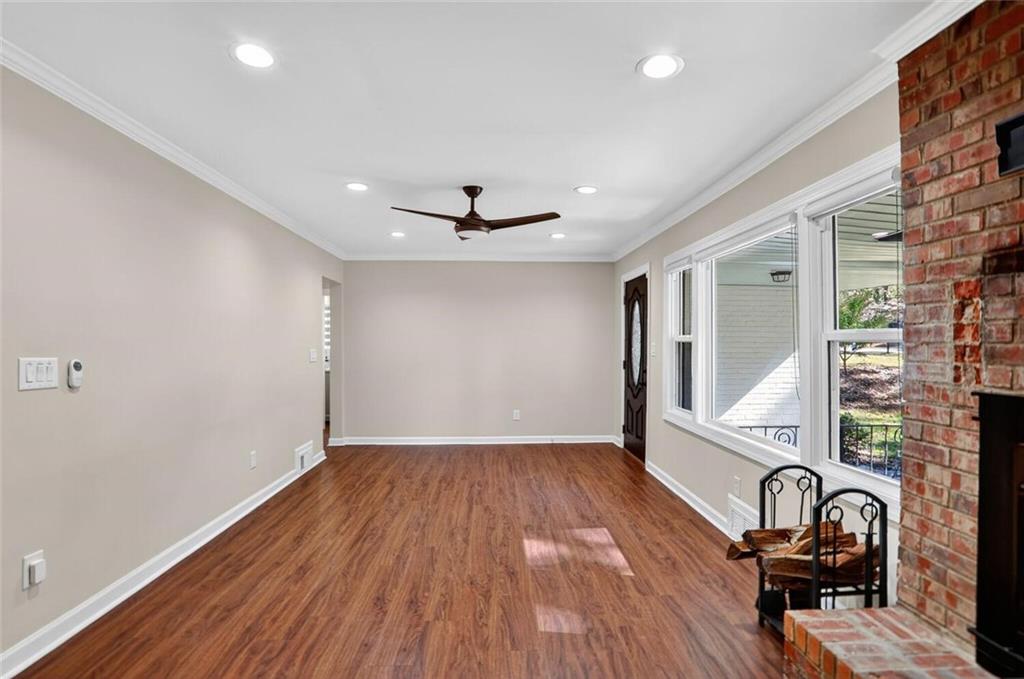 2956 Hollywood Drive