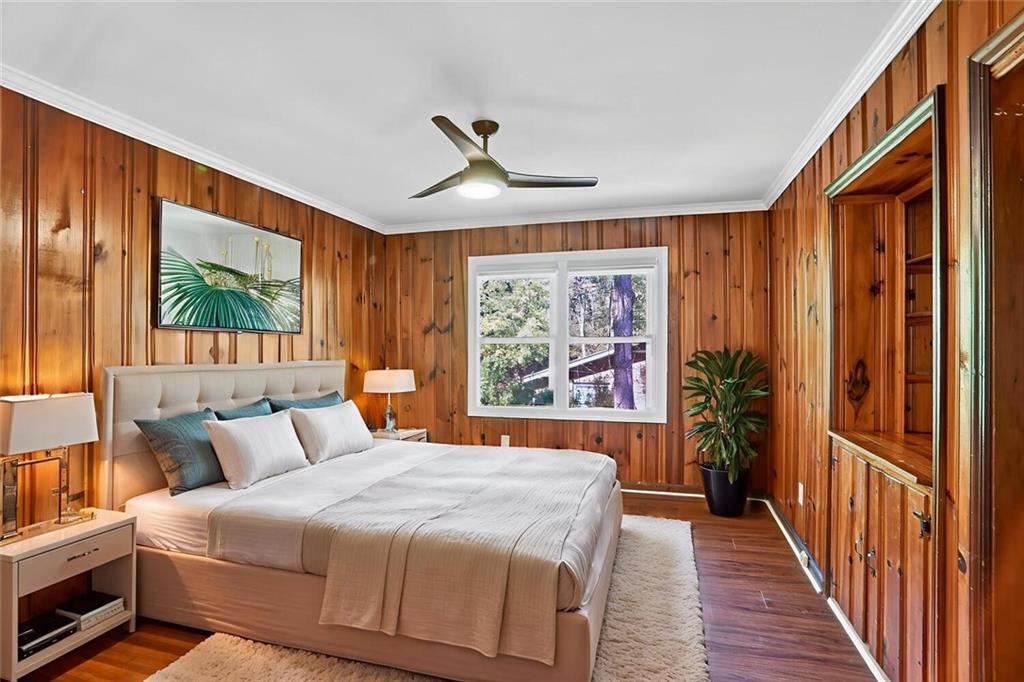 2956 Hollywood Drive