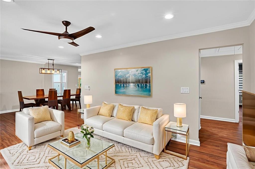 2956 Hollywood Drive