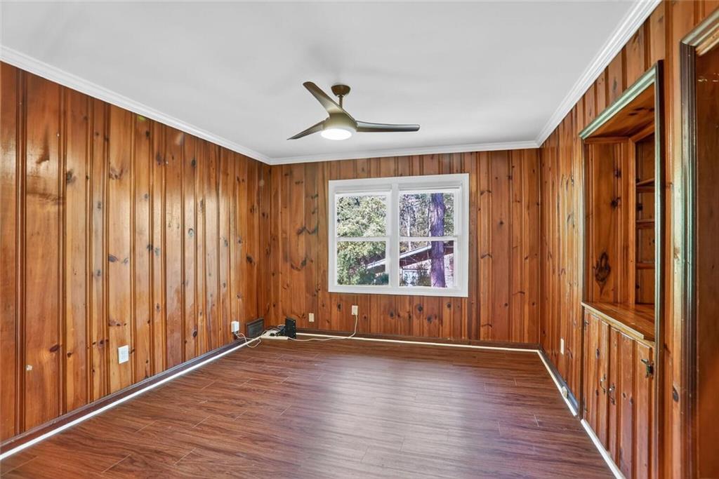 2956 Hollywood Drive