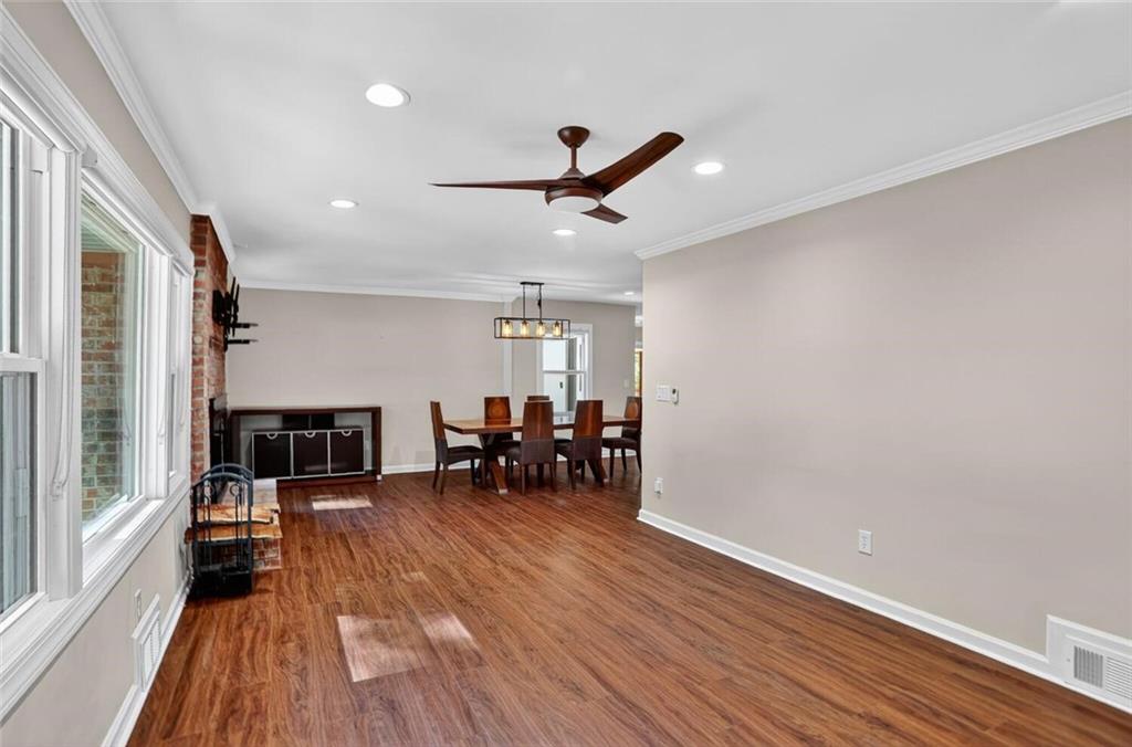 2956 Hollywood Drive