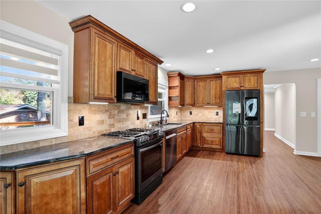 2956 Hollywood Drive