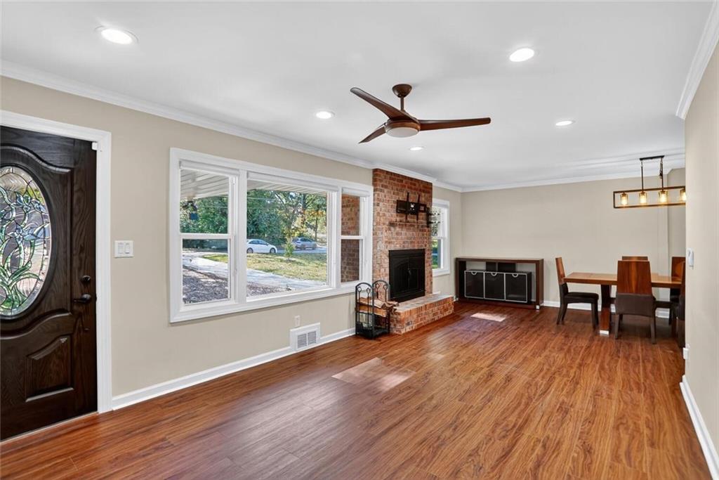 2956 Hollywood Drive