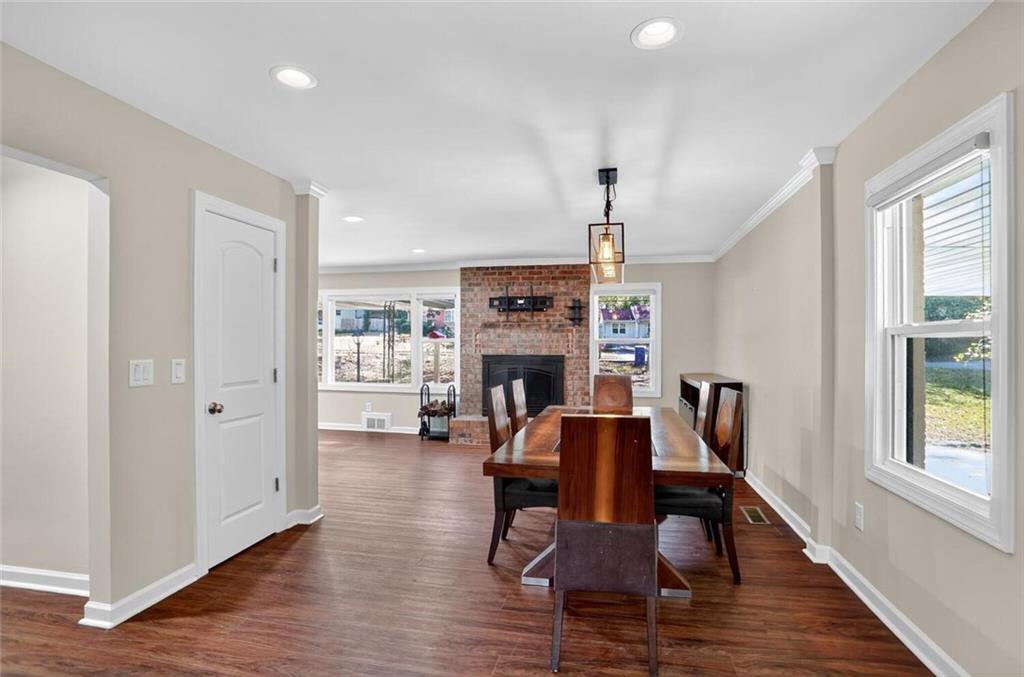 2956 Hollywood Drive