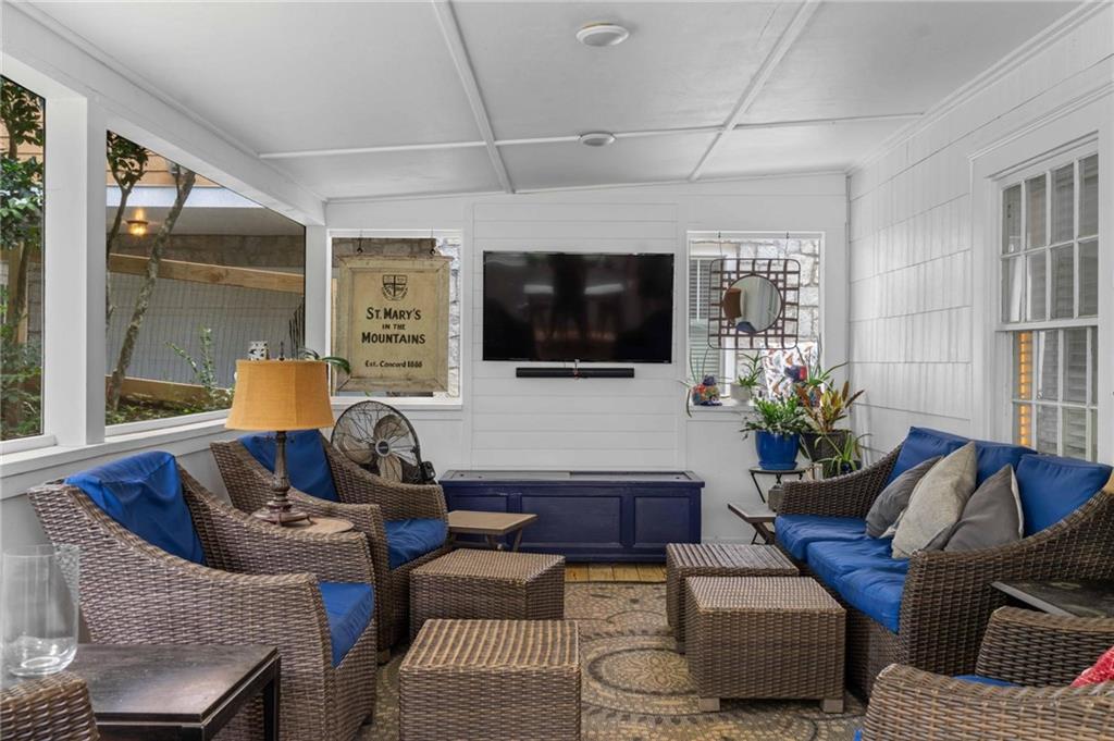 815 Ponce De Leon Terrace NE