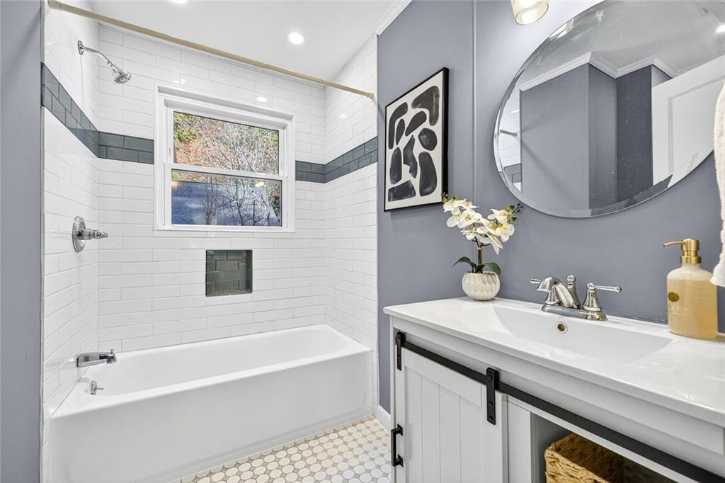 1158 Shepherds Lane NE