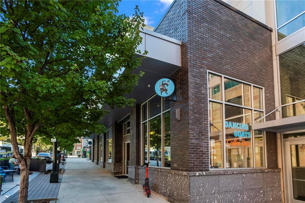 1075 Peachtree Walk NE Unit A208