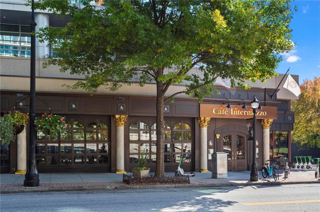 1075 Peachtree Walk NE Unit A208